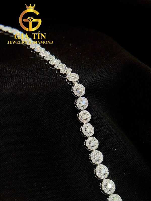 𝑻𝒊𝒎𝒆𝒍𝒆𝒔𝒔 𝑬𝒍𝒆𝒈𝒂𝒏𝒄𝒆 𝑩𝒓𝒂𝒄𝒆𝒍𝒆𝒕