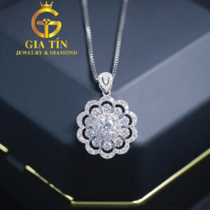 Mặt dây chuyền Gem of Bloom