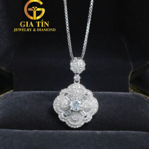 Mặt dây chuyền Opulent Flower