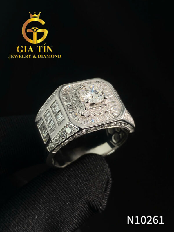 Nhẫn Regal Triumph